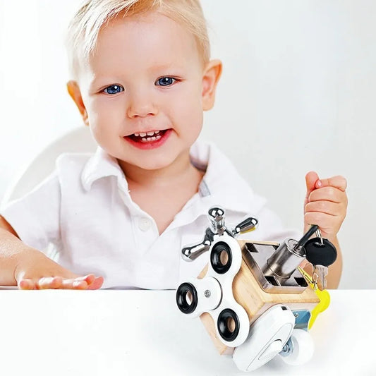 BusyCube - Un giocattolo per stimolare e migliorare lo sviluppo logico dei bambini 